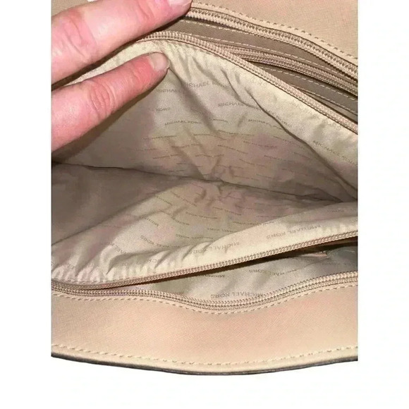 Michael Michael Kors Frame Out Large North South Tote in Oyster, Pre-Owned - Picture 8 of 14